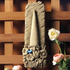 Gnome in the Flower Bed_1153A商品イメージ02